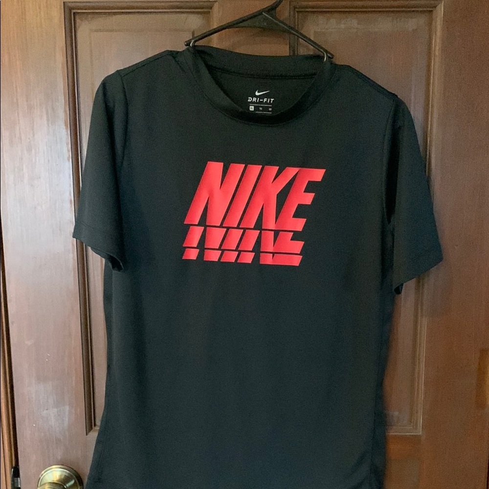 Nike Black and Red Short Sleeve Tee
